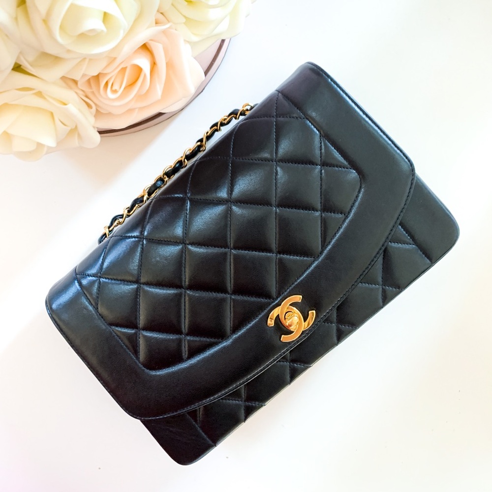 ❌RESERVED❌Chanel Medium Diana black lambskin